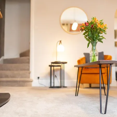 Logan House, Modern And Spacious Townhouse Close To Centre Carlisle (Cumbria)