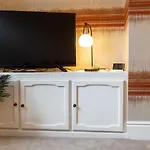 Logan House, Modern And Spacious Townhouse Close To Centre דירה *