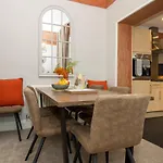 Logan House, Modern And Spacious Townhouse Close To Centre קרליסל