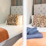 דירה Logan House, Modern And Spacious Townhouse Close To Centre