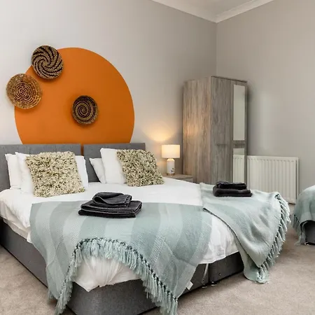 Lägenhet Logan House, Modern And Spacious Townhouse Close To Centre